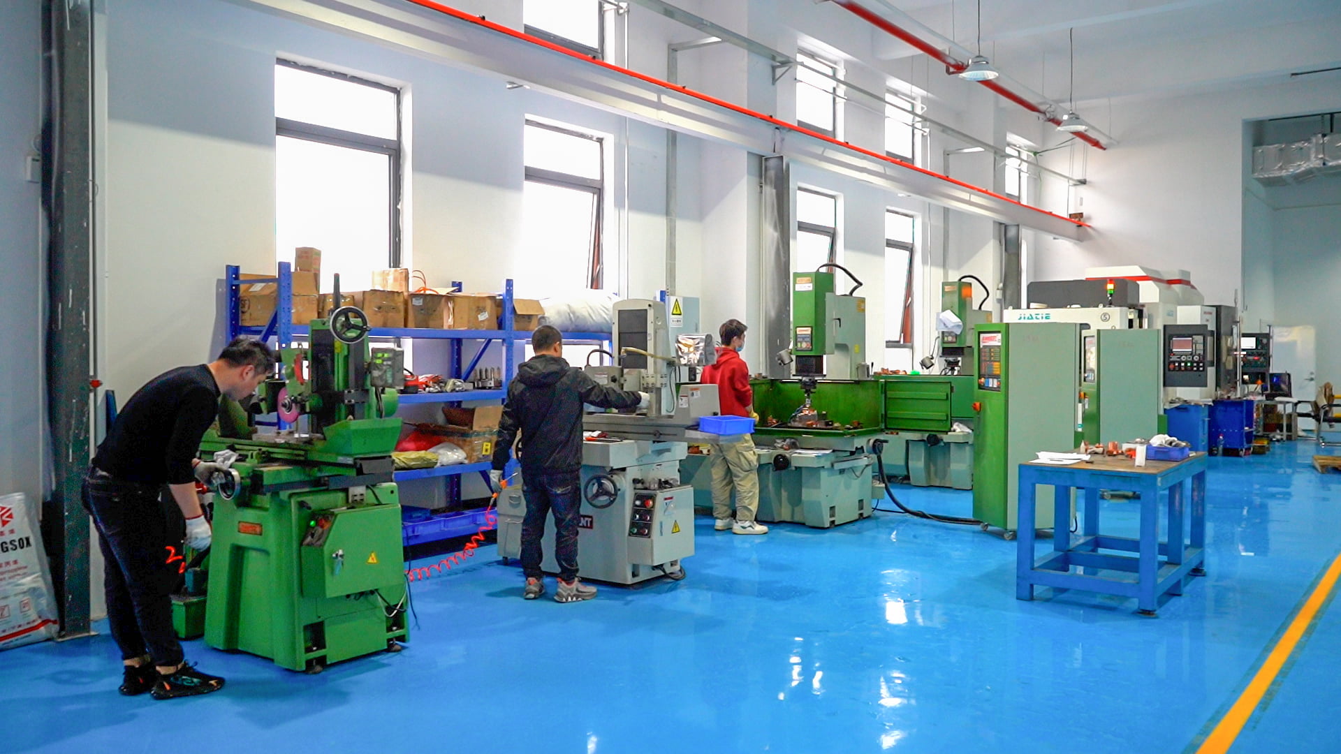 GMP cleanroom injection molding production