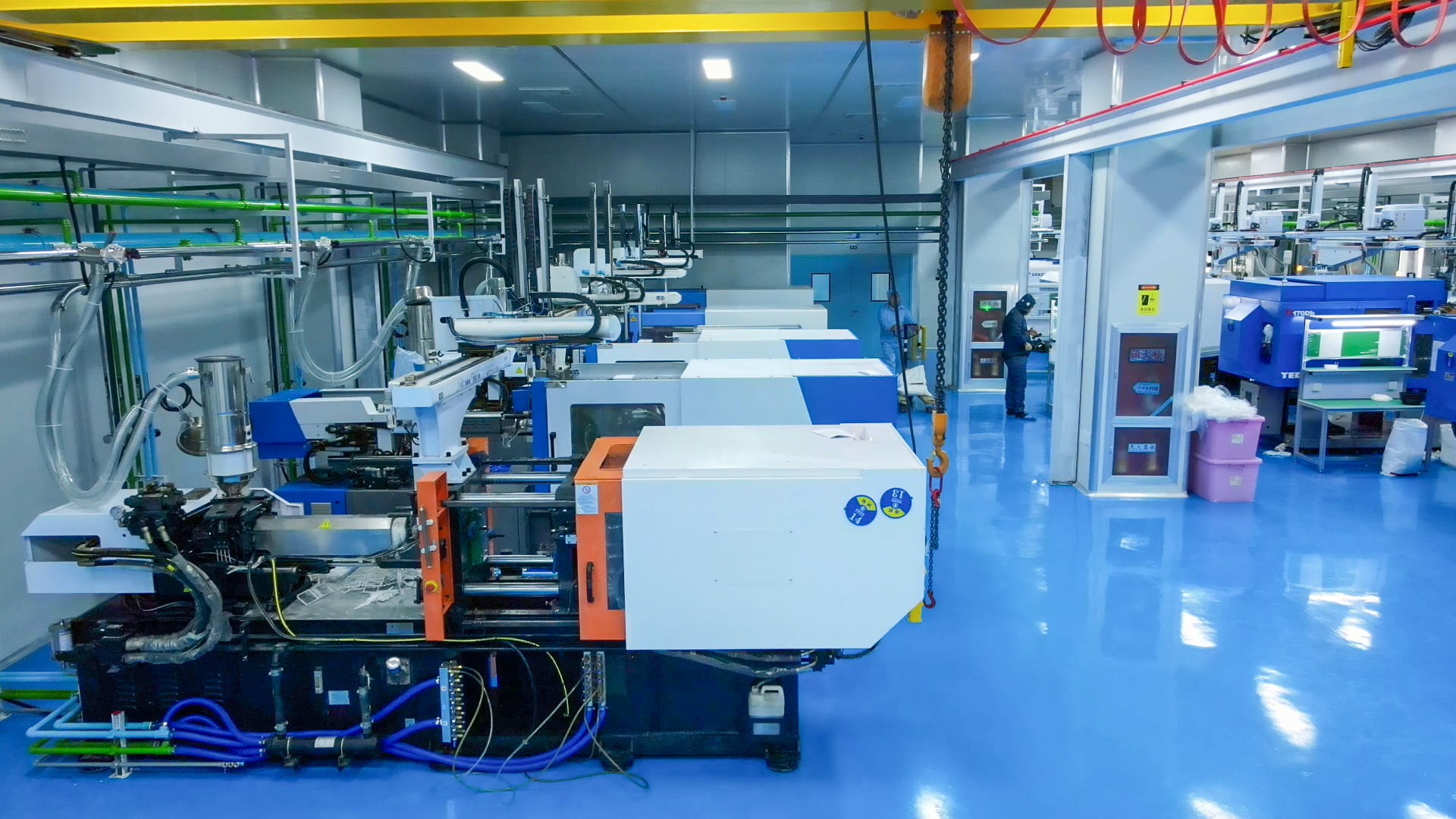 Cleanroom manufacturing area